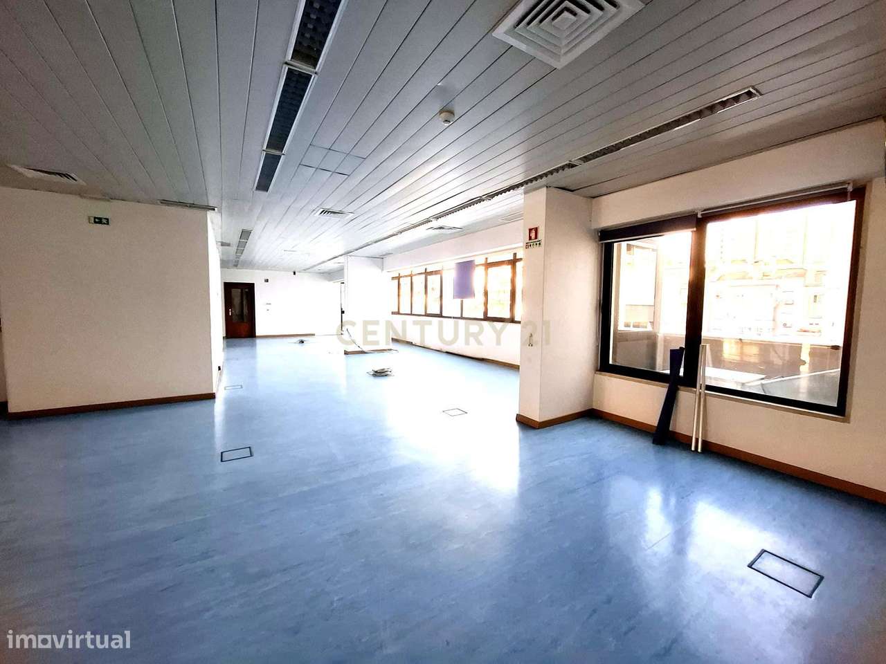 Escritório de 217 m² com  Estacionamento – Laranjeiras - Grande imagem: 3/14