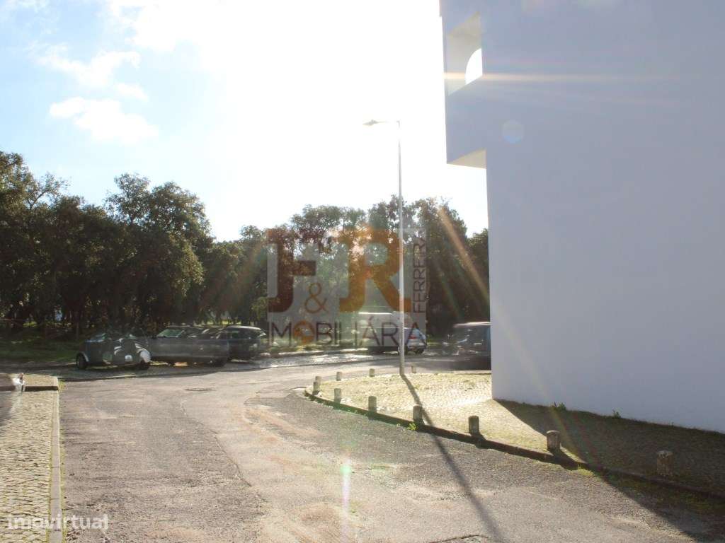 Apartamento T2 com Terraço! Urbanização Portais Arrábida, Palmela-34