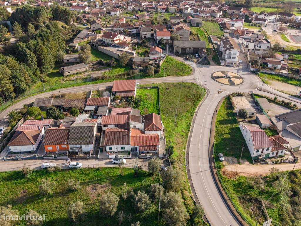 Moradia T2 com Garagem | Souselas-25