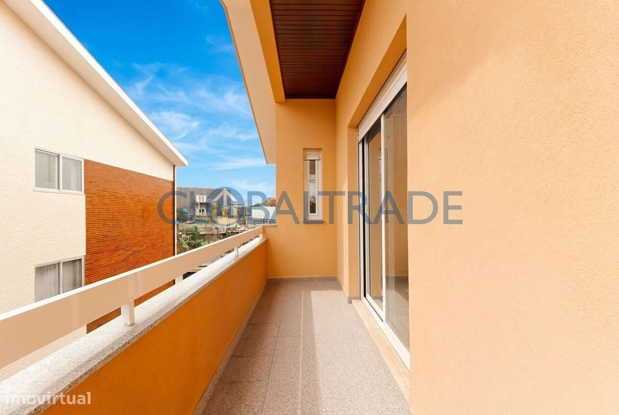 Apartamento T3 Renovado & Equipado em Águas Santas-50