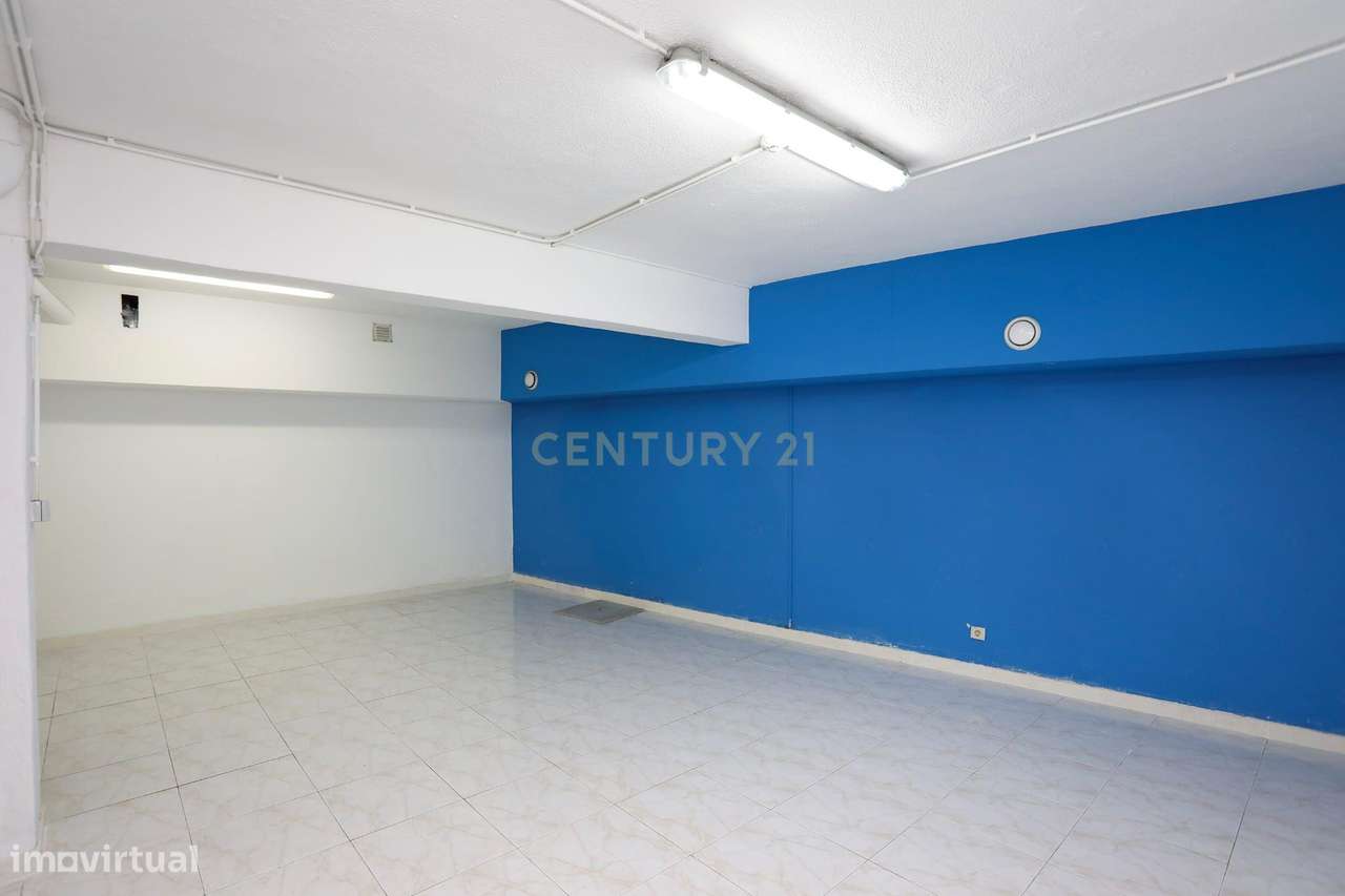 Loja para comércio/ serviços no centro da Amadora – 166 m² | Rua Elias - Grande imagem: 5/16