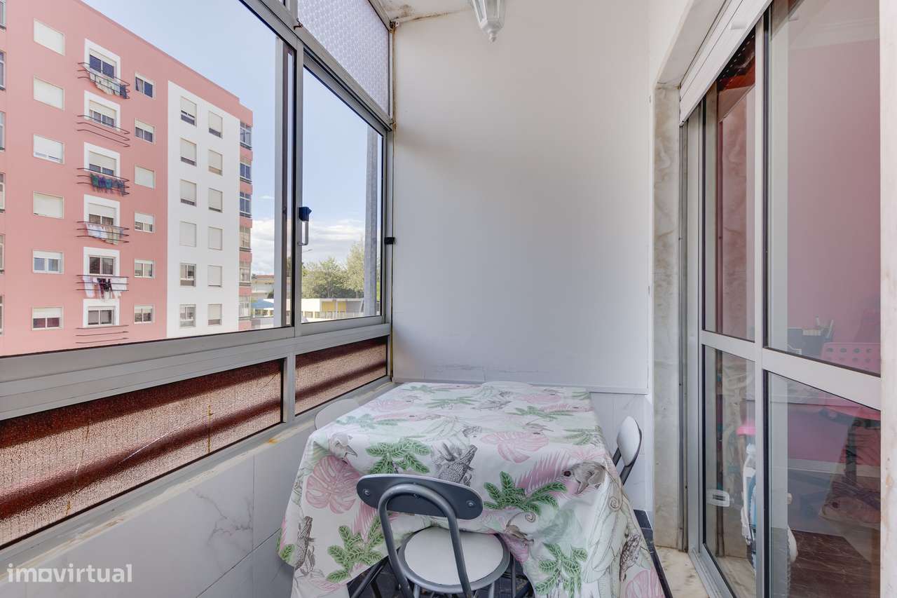 Apartamento T3 com 2 casas de banho em Agualva-26