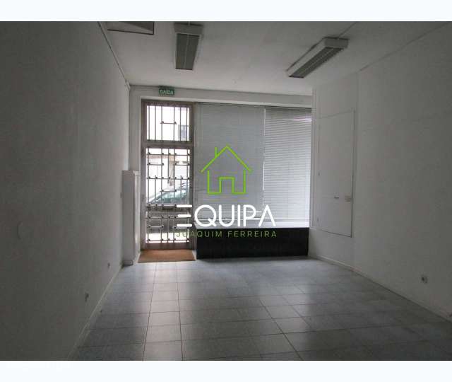 Espaço comercial licenciado para comercio e serviços na Rua 5 de Out - Grande imagem: 5/15