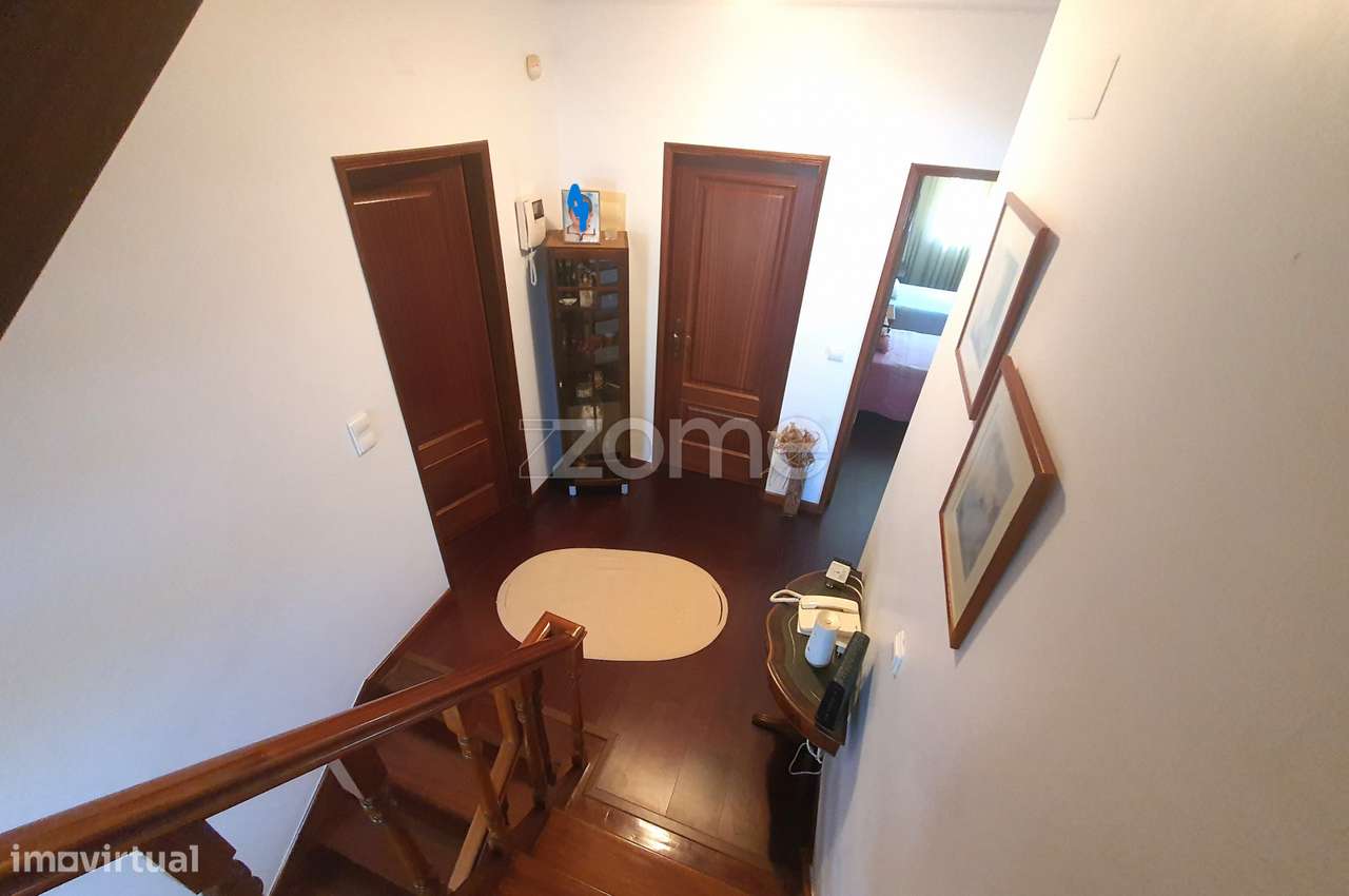 Moradia Isolada com piscina e bastante soalheira-15