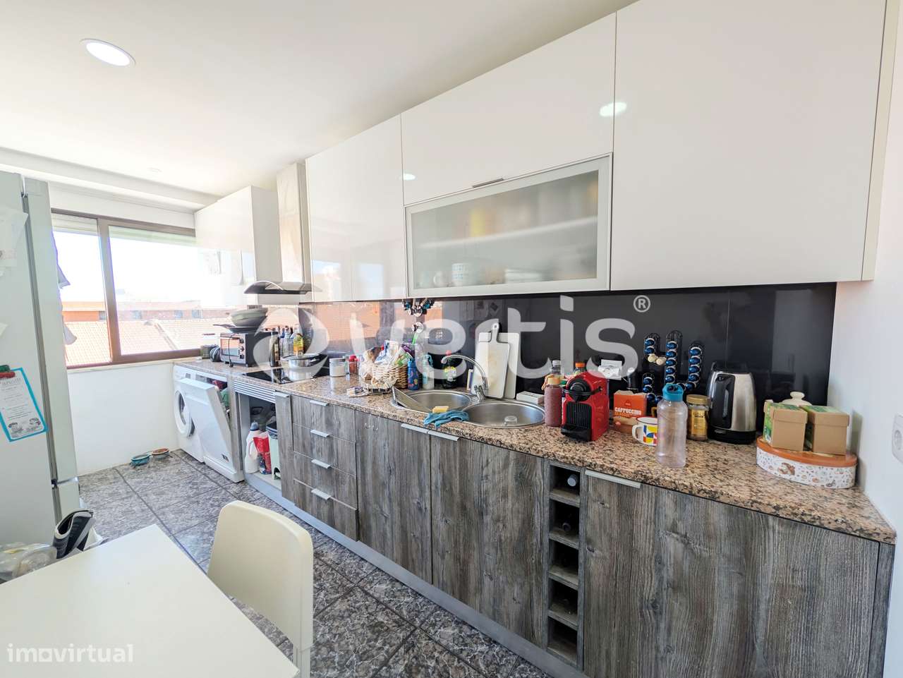 Apartamento T2 remodelado no centro do Barreiro-8