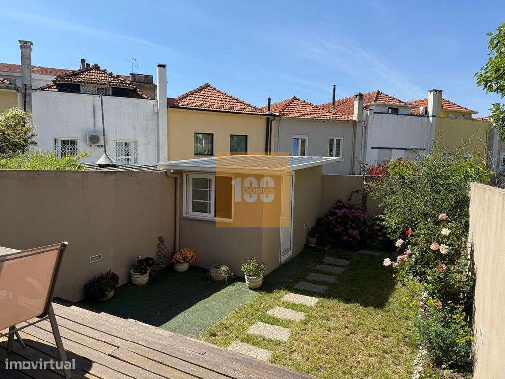 Moradia T3 com jardim, varanda e garagem em Cedofeita - Grande imagem: 2/29