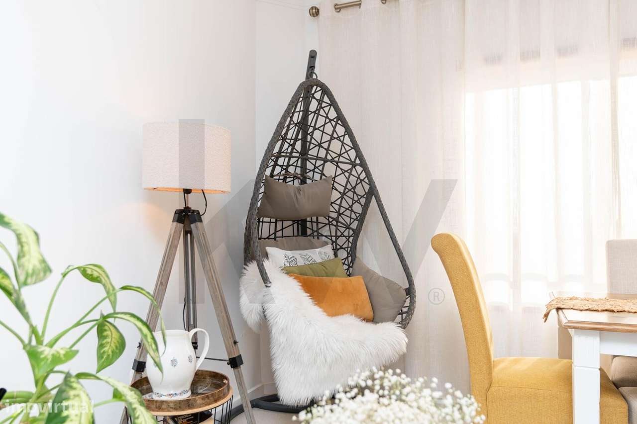 Apartamento T3, com Suíte, Arrecadação e Lugar de Garagem - Palhais, B-9