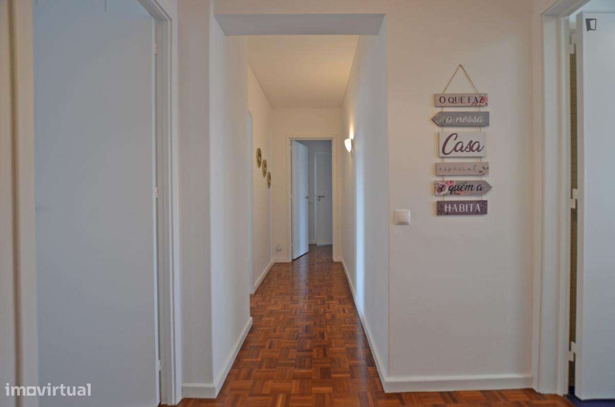 Quarto - localizado em Carcavelos Lisbon - Grande imagem: 3/8