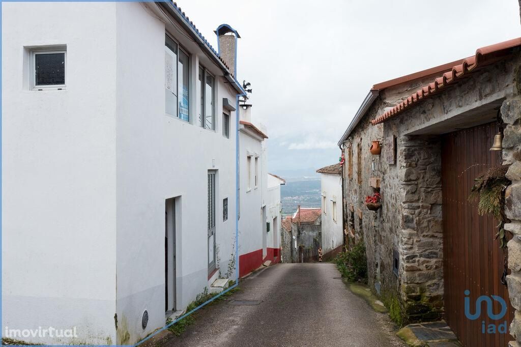 Casa de aldeia T3 em Coimbra de 96,00 m2