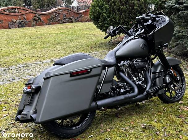 Harley-Davidson Touring Road Glide - 2