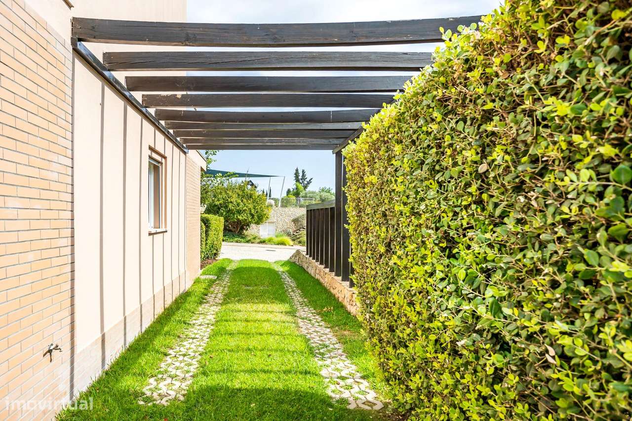 Elegante Moradia em Condomínio Privado com Piscina em Carvoeiro-32