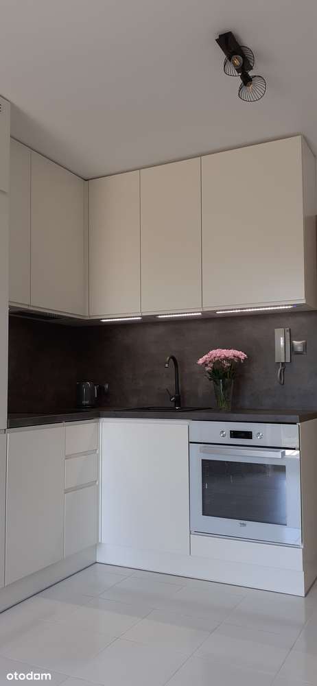 kawalerka CENTRUM JEZIORO strzeżone miejsce parkingowe WYSOKI standard - Pełny obrazek: 4/10