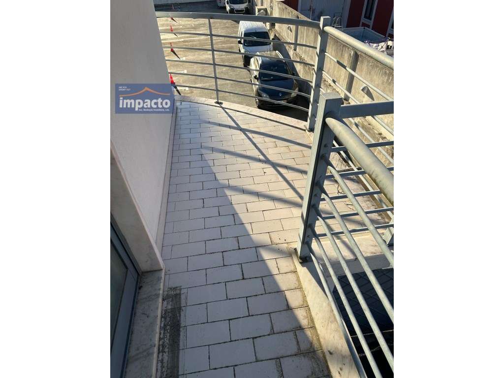 LOJA PÓVOA DE SANTA IRIA, RC e 1 Piso e garagem, possibilidade de t...-9