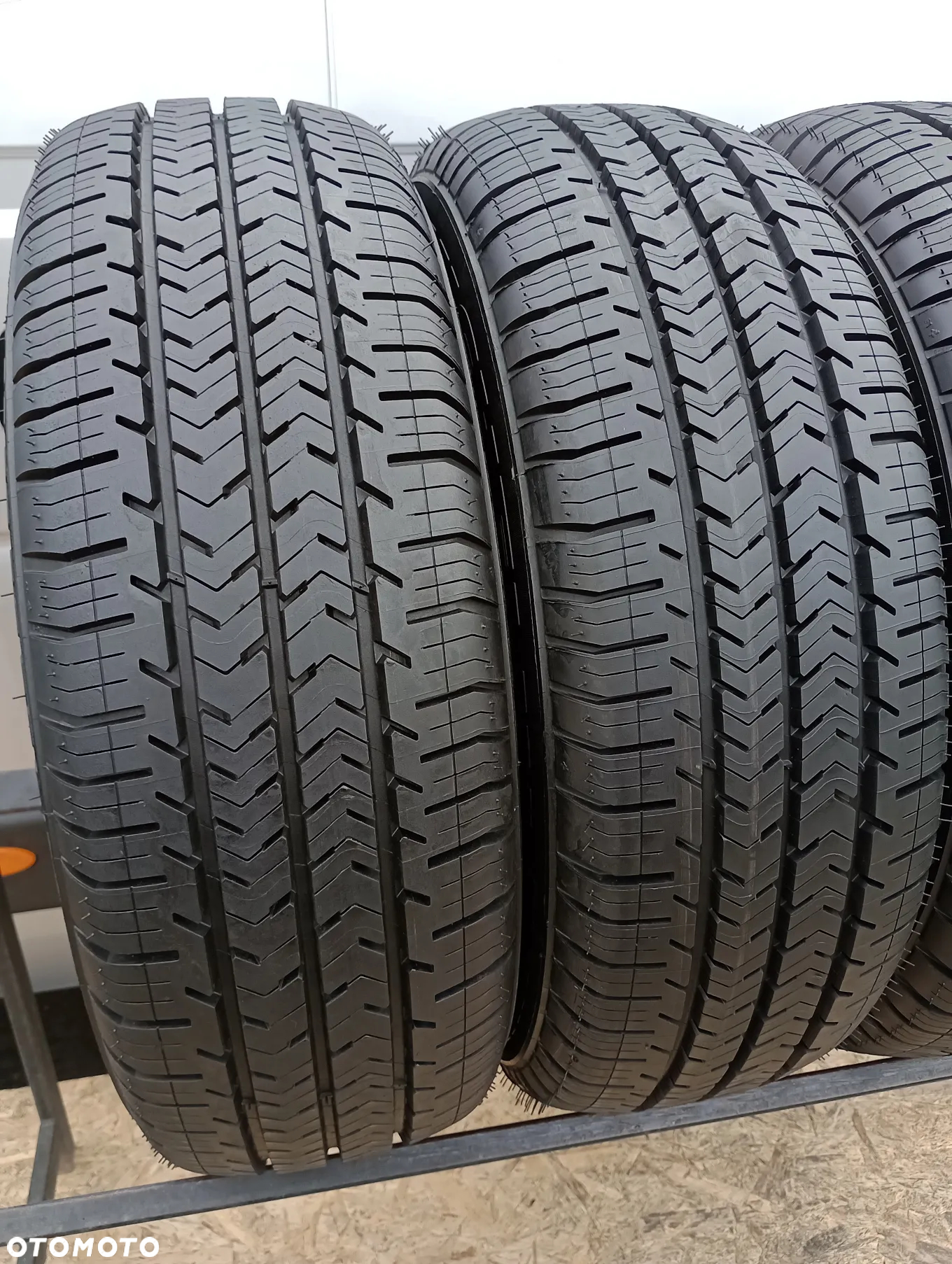 OPONY LETNIE WZMACNIANE 4x 215/65 R16C 106/104T MICHELIN AGILIS 51 - 3