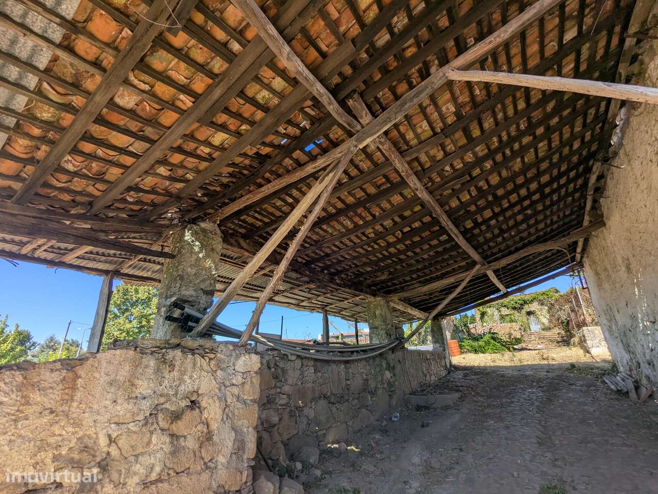 Duas moradias com área de construção de 382m2, Pedrógão Grande-21