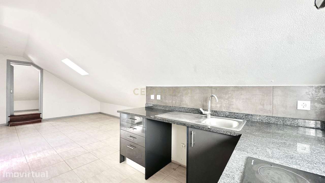 Prédio Urbano no Centro do Funchal – Oportunidade de Investimento - Lo-28