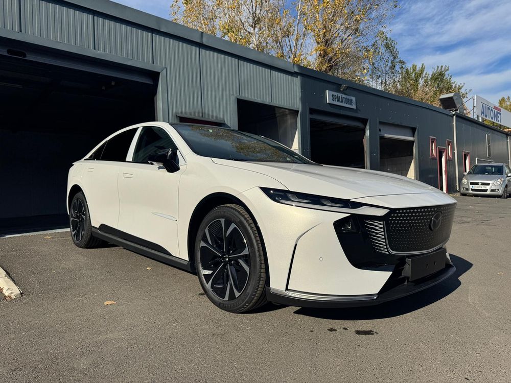 Mazda 6e 2025