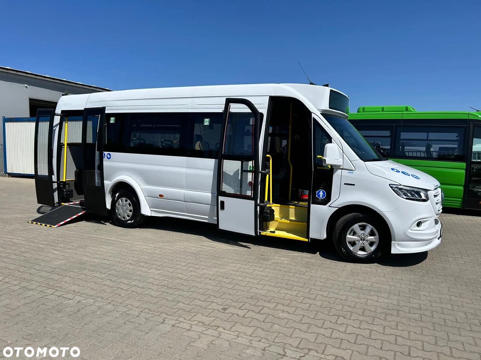 Mercedes-Benz Sprinter - 2