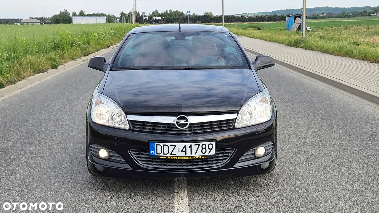 Opel Astra III GTC 1.9 CDTI Cosmo - 27