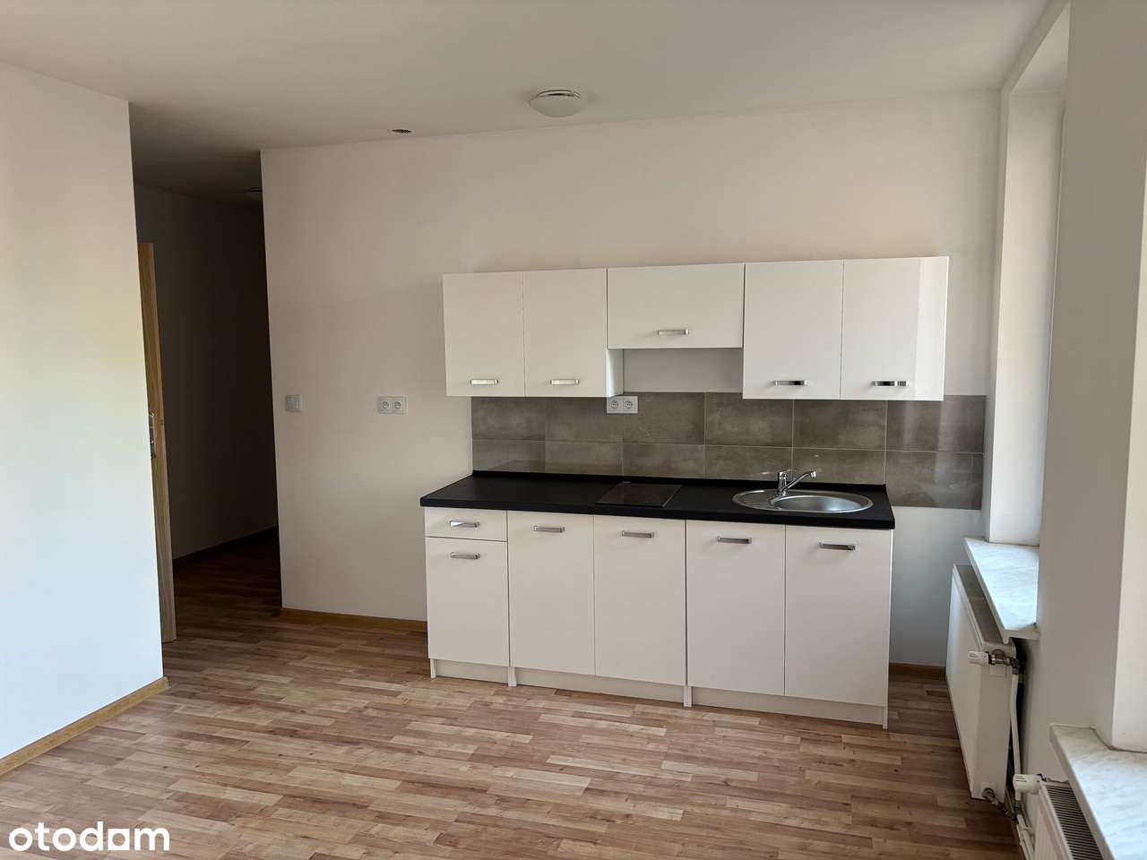 Przestronne mieszkanie z C.O. | 9-1