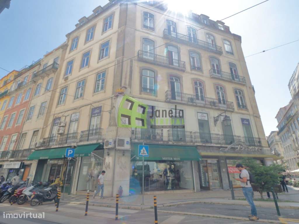 Prédio de Gaveto com Elevada Visibilidade no Coração de Lisboa - Grande imagem: 5/14