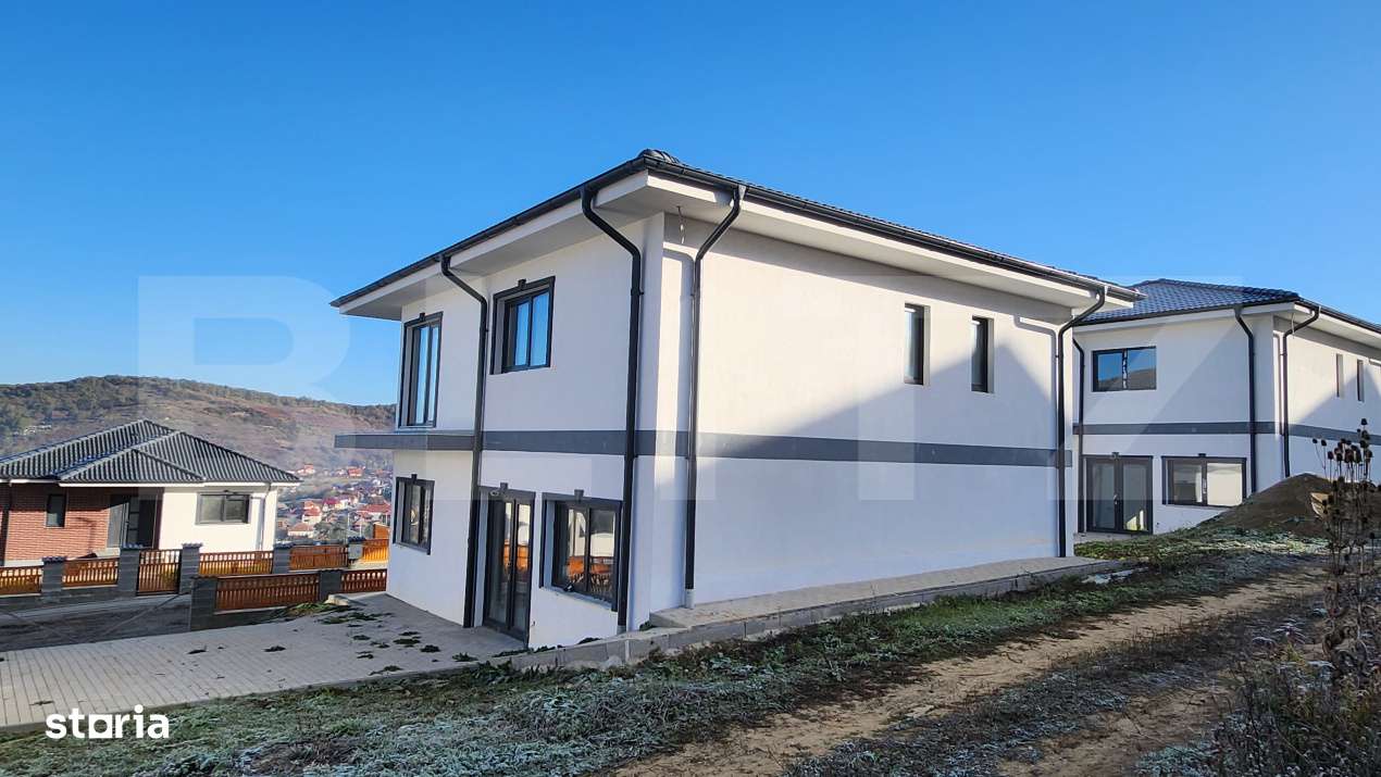 Vila superba cu o panorama deosebita asupra orasului situata in Corunc - Imagine principală: 4/14