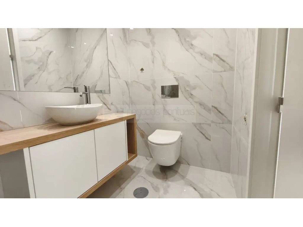 Moradia Geminada T4, com 2 suites-13