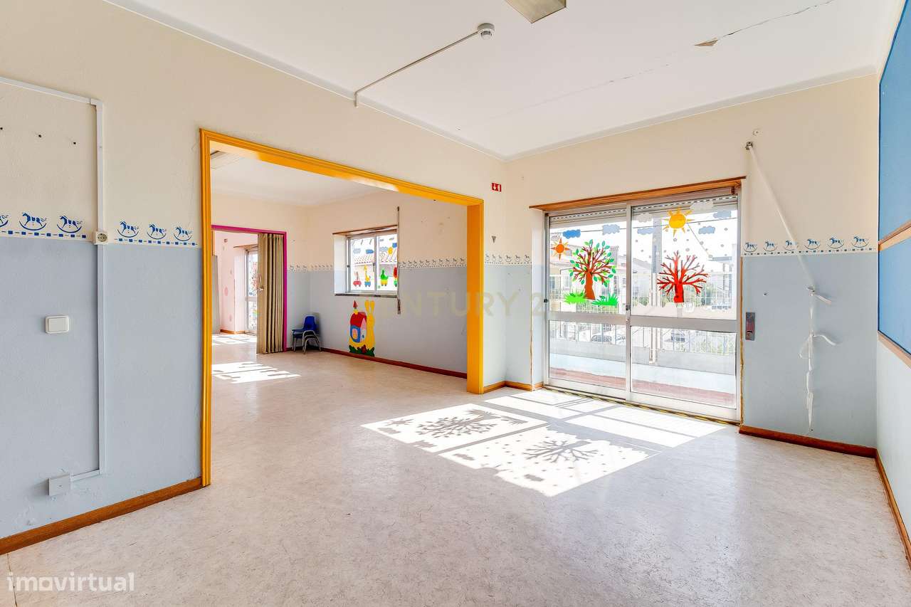 Imóvel para Infantário no Entroncamento – Espaço Amplo com Potencial d-16