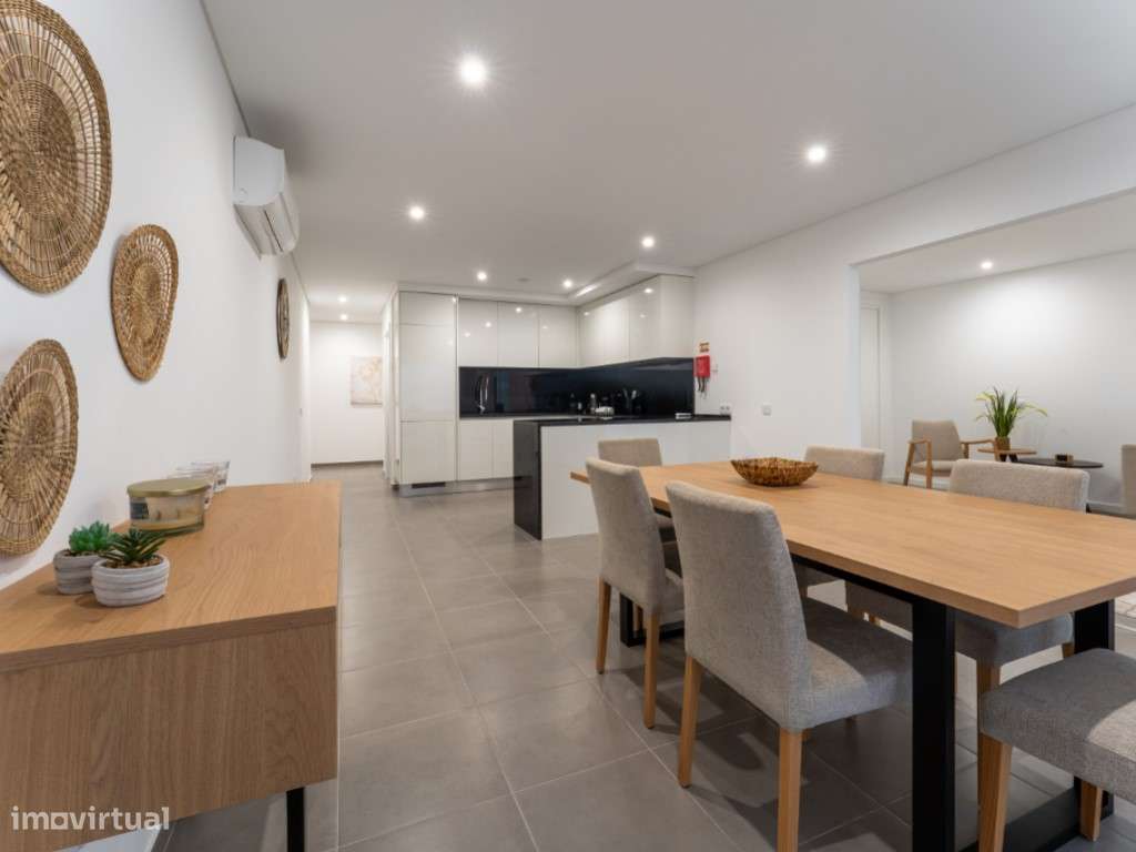 Apart (3 quartos) com vista mar, piscina e estacionamento na Nazaré - Grande imagem: 3/24