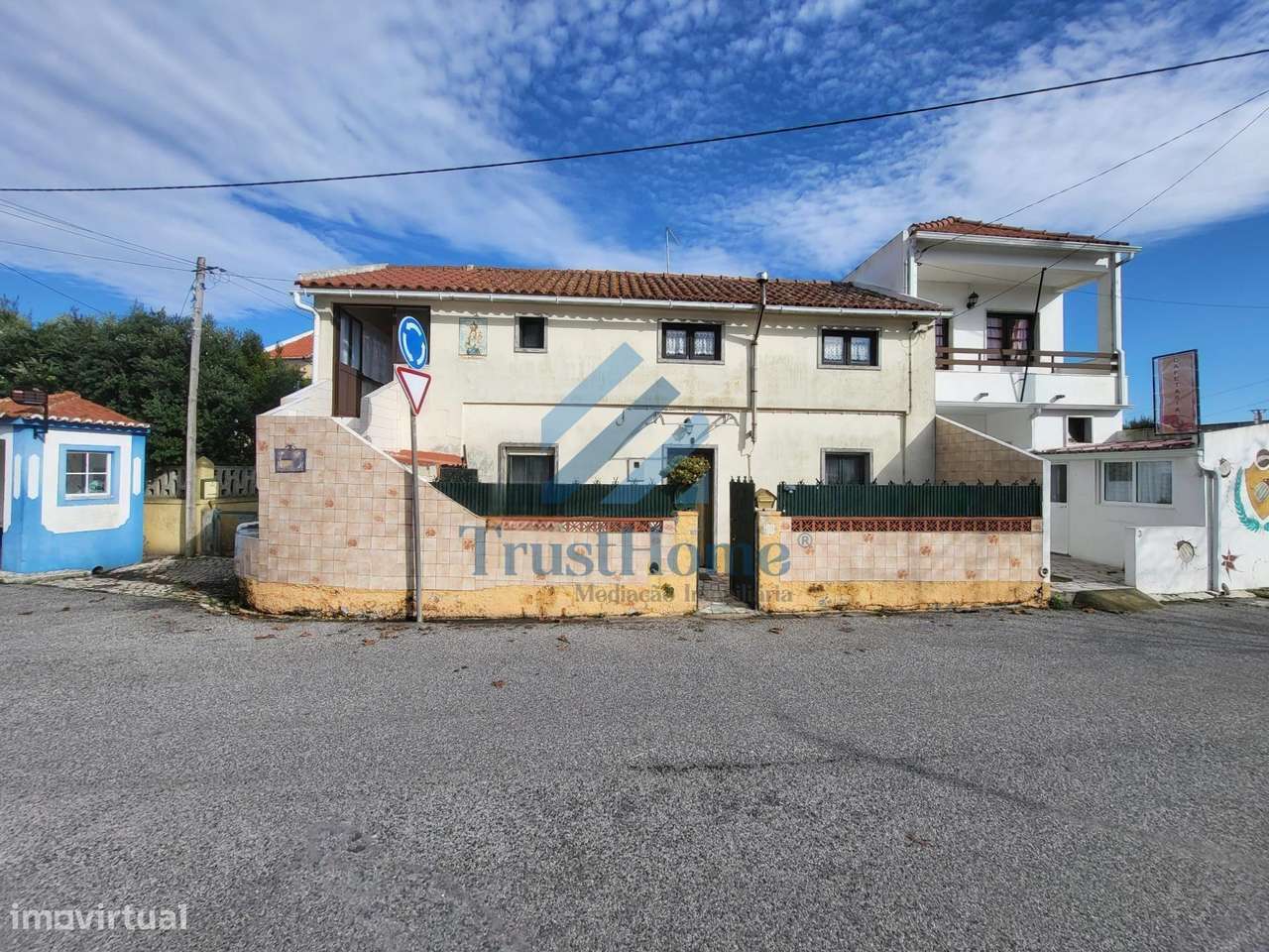 T4 com bastante potencial na Tojeira (Magoito) a 9min da praia...-0