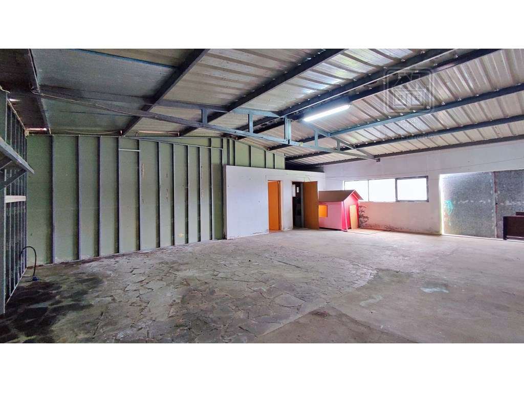 VENDA de CASA - MORADIA com garagem, jardim e quintal - Pico da Ped...-52