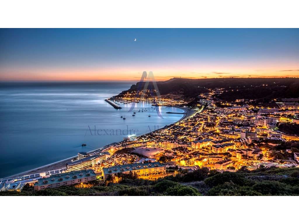 Moradia para reabilitar em Sesimbra ( Santiago ), com vista mar.-11