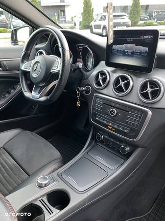 Mercedes-Benz GLA - 28