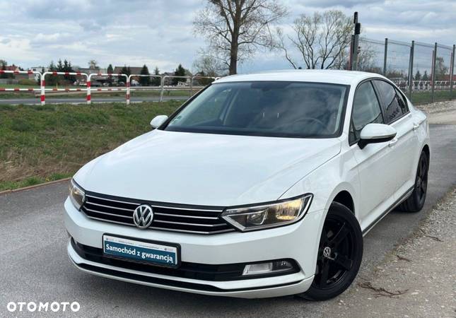 Volkswagen Passat 1.6 TDI BMT Trendline - 18