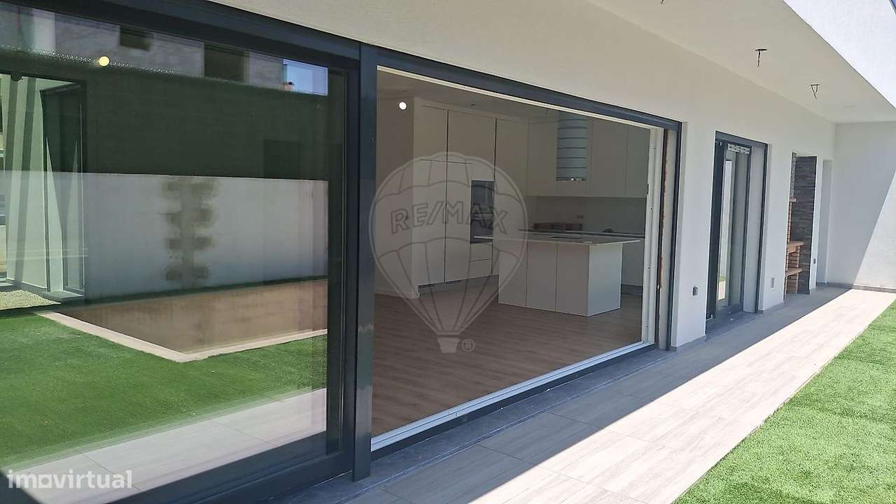 Moradia T4 para venda-30
