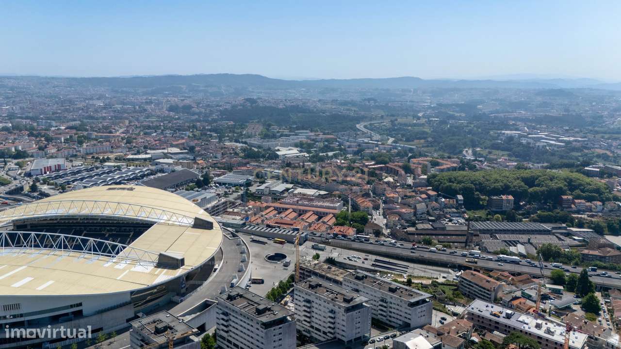 T2 nas Antas em Condomínio Privado com Varanda!-11