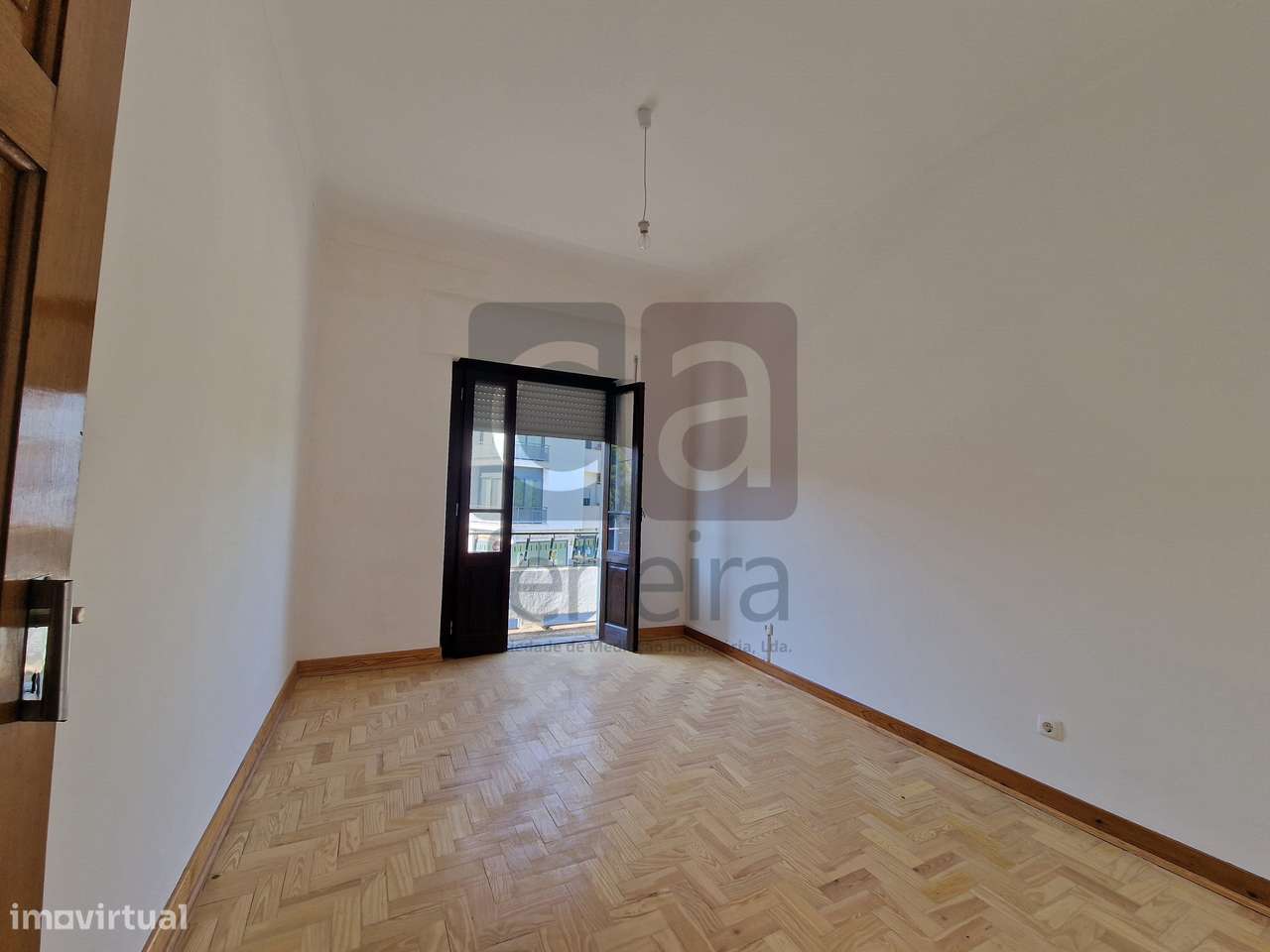 Apartamento T3 com Logradouro e Garagem/Loja – Almeirim-10