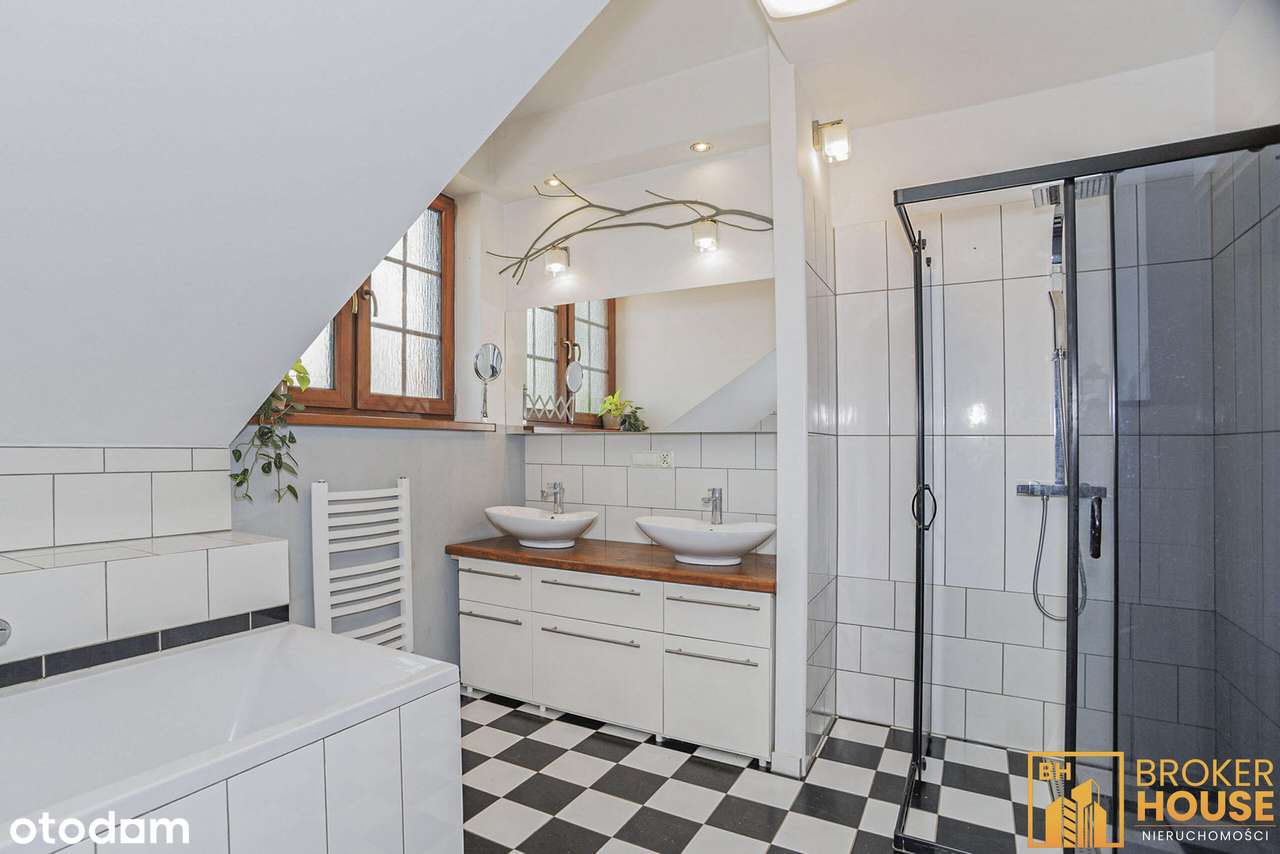 Wyjątkowy dom na dużej działce- Ciepielowice-13