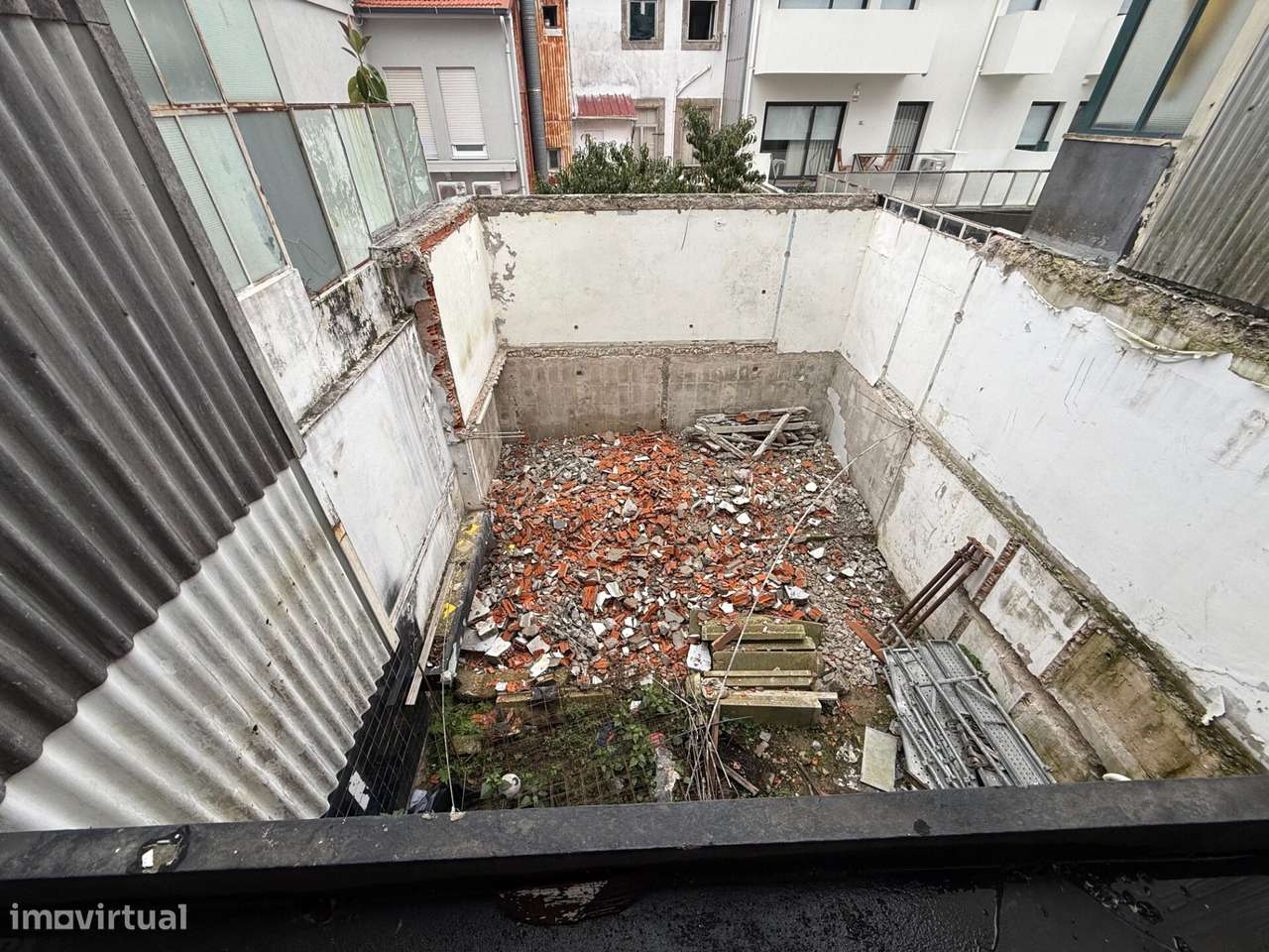 Prédio para restauro - Paranhos, Porto-12