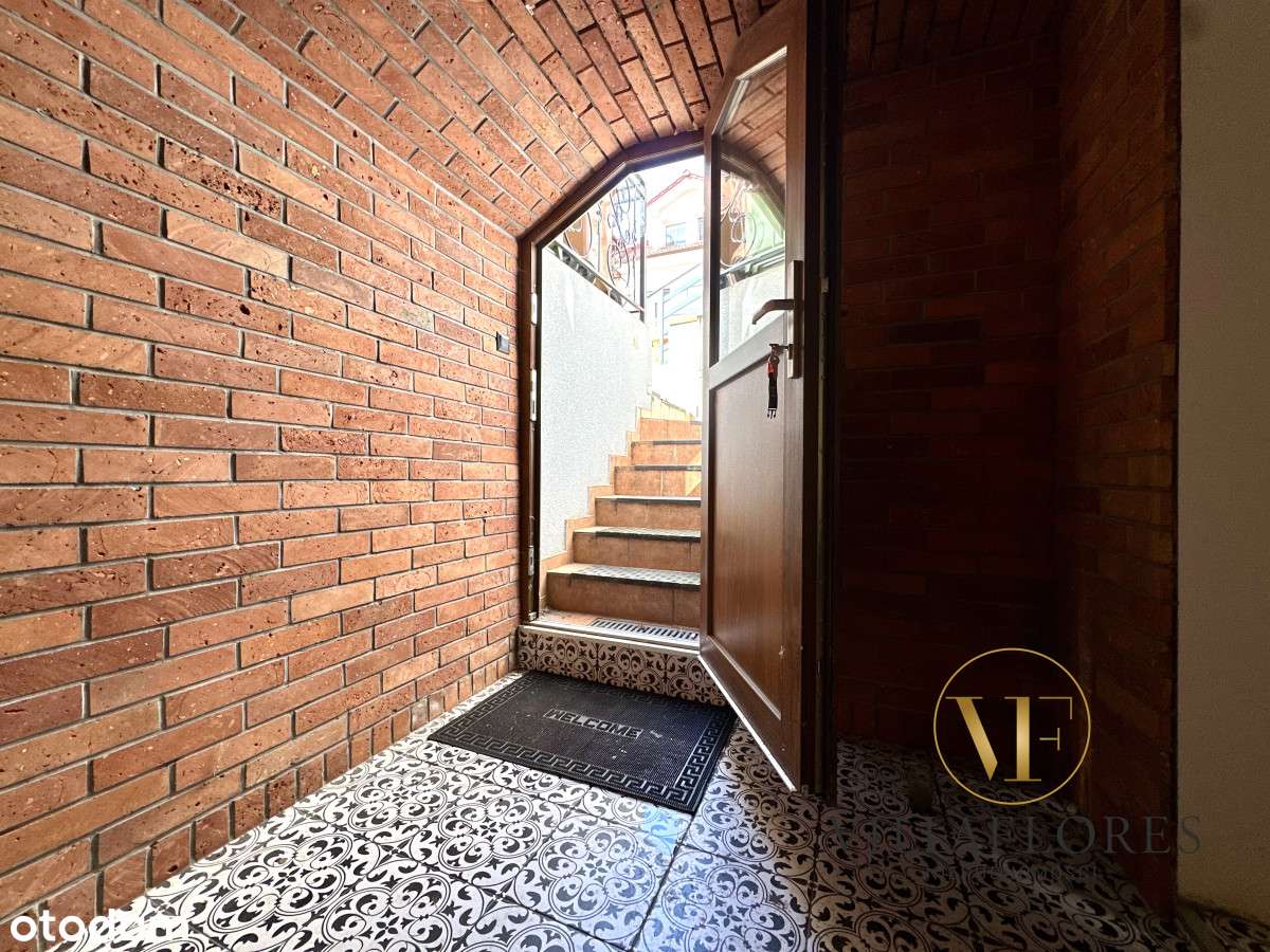 Budynek mieszkalno-usługowy w zab. szeregowej-14