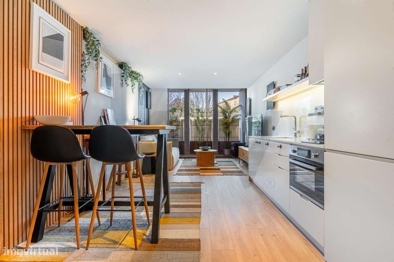 T0 Minimalista com Varanda no Coração de Braga - Grande imagem: 3/15