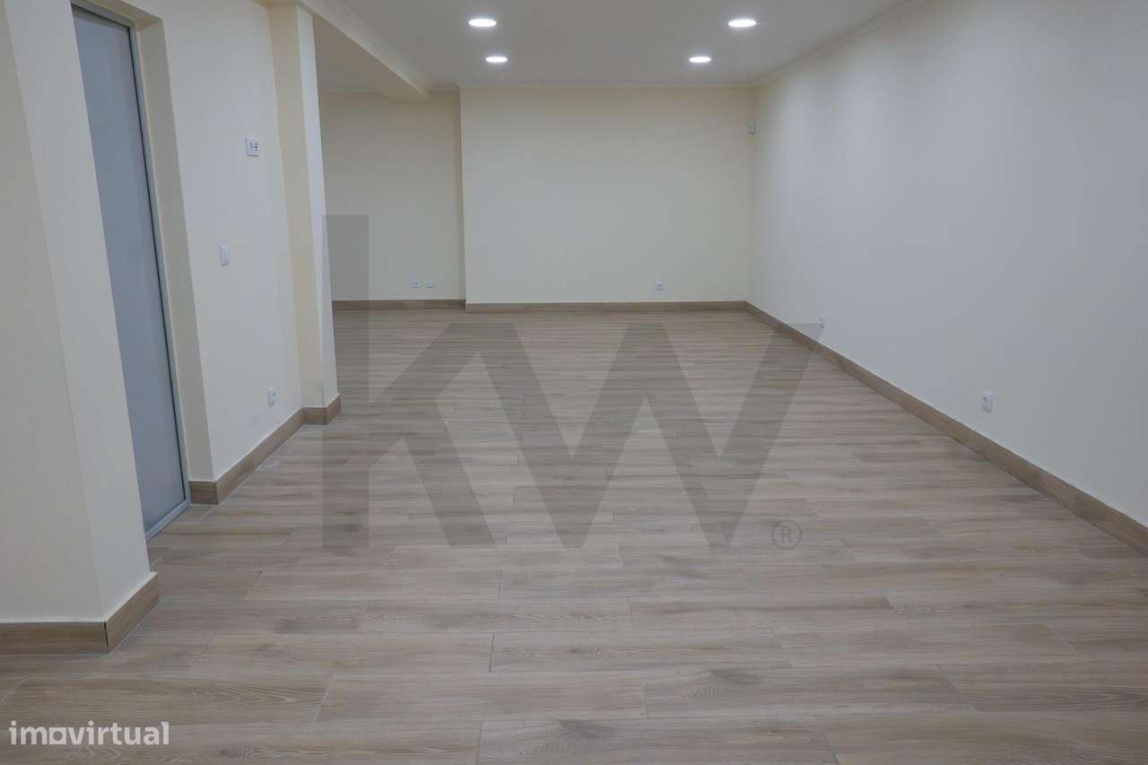 Luxo e exclusividade em Famões com vista sob Lisboa-44