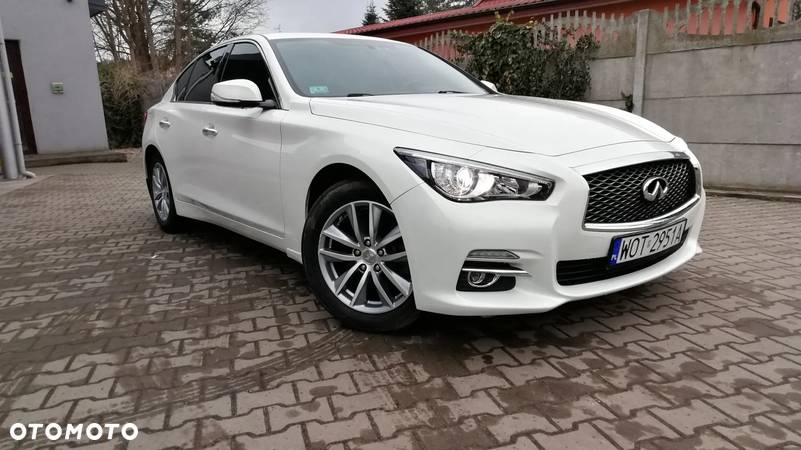 Infiniti Q50 - 2