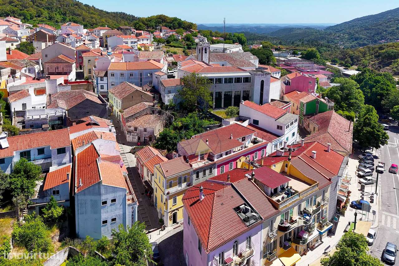 Edifício com Loja e Habitação, Charme, Investimento e Rendimento  no C-42