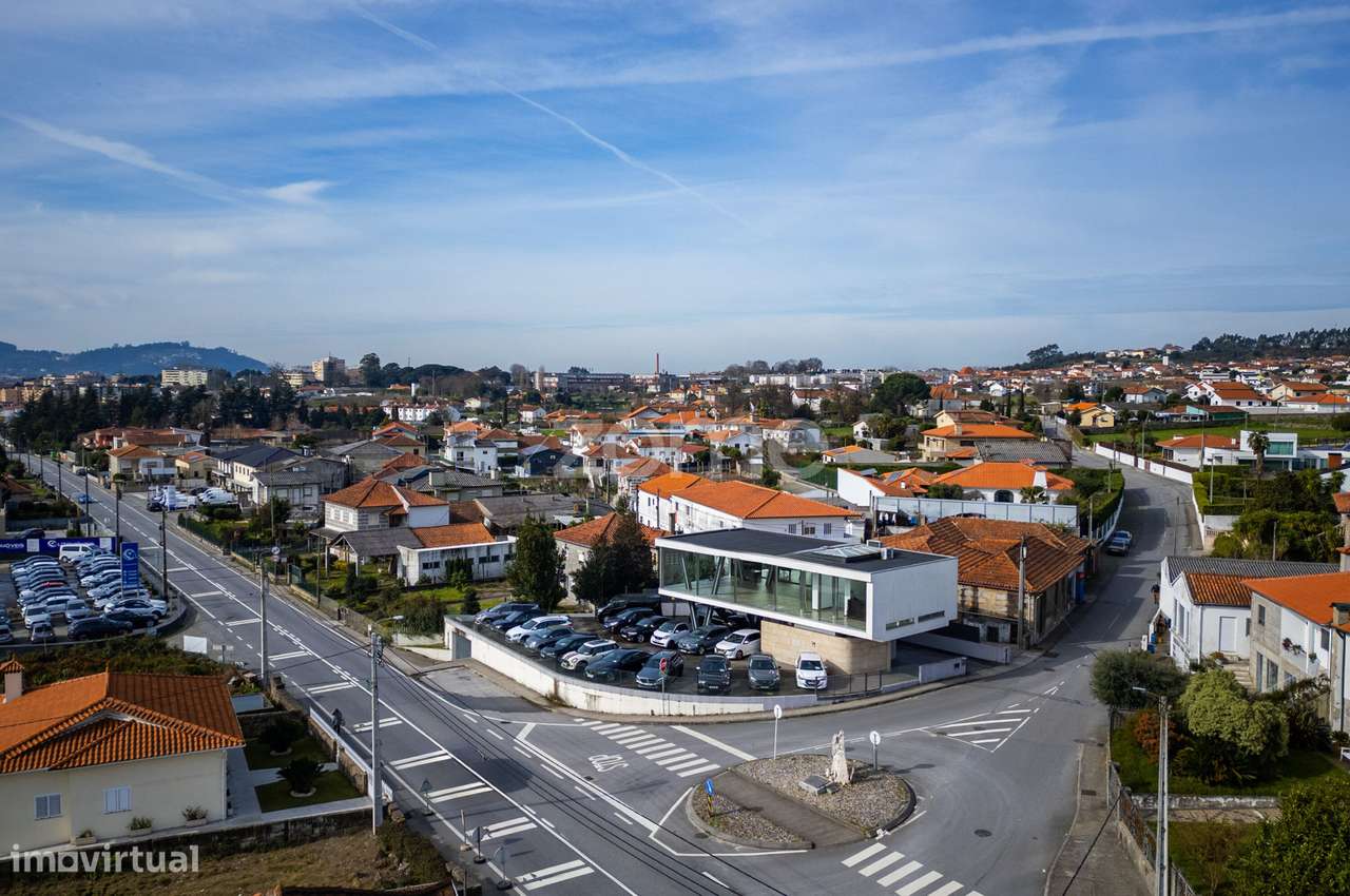 PAVILHÃO MULTIUSO COM ELEVADA VISIBILIDADE COMERCIAL EM GUIMARÃES - Grande imagem: 5/60