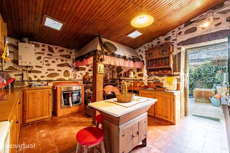 Moradia T3 em pedra- Touguinho - Grande imagem: 4/8