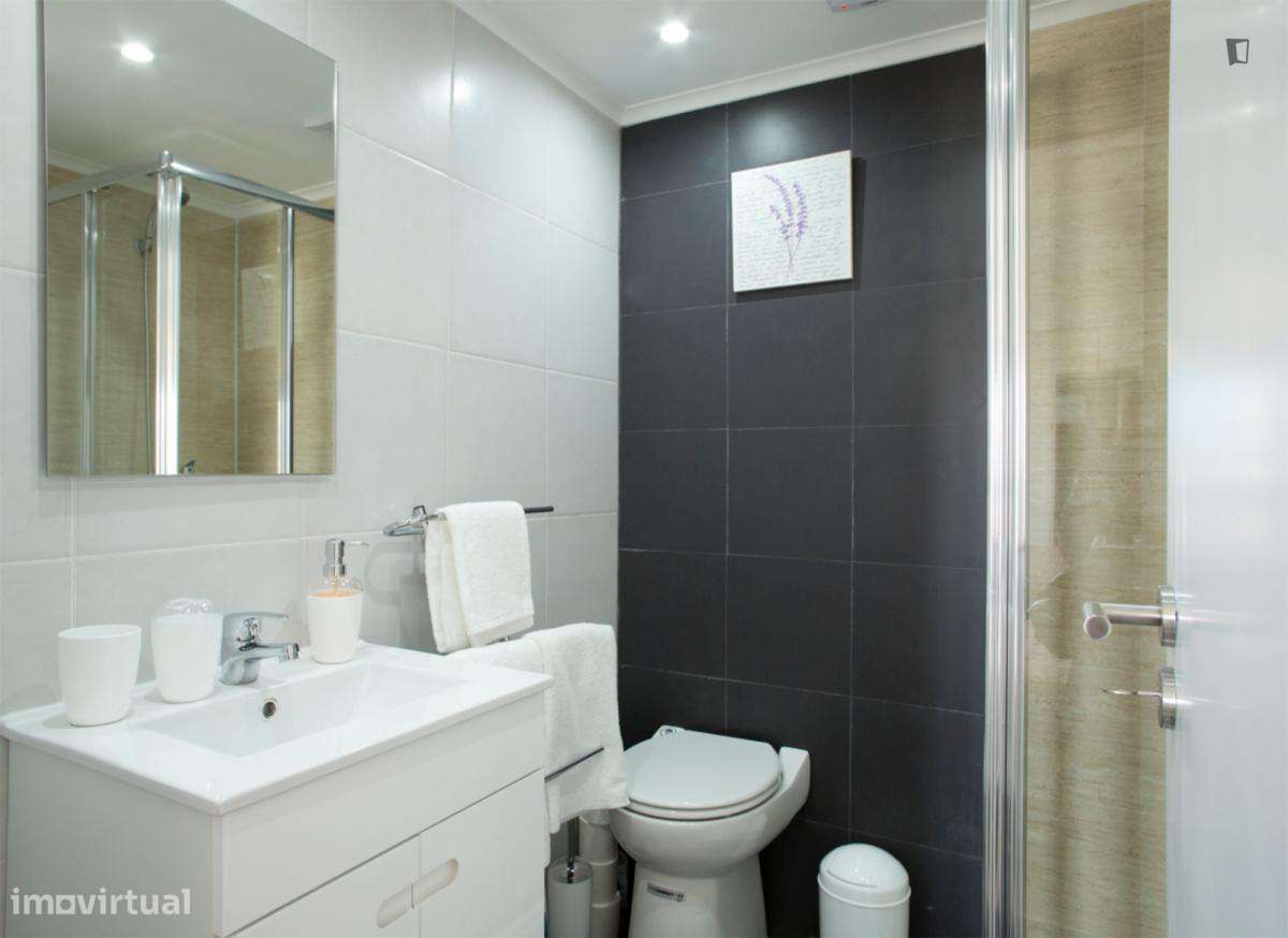 Quarto - localizado em Chelas Lisbon - Grande imagem: 4/9