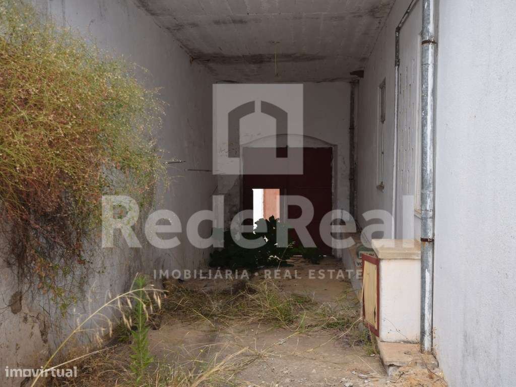 Moradia para Recuperar no Centro de Salir - 410 m² de Construção + ... - Grande imagem: 4/36