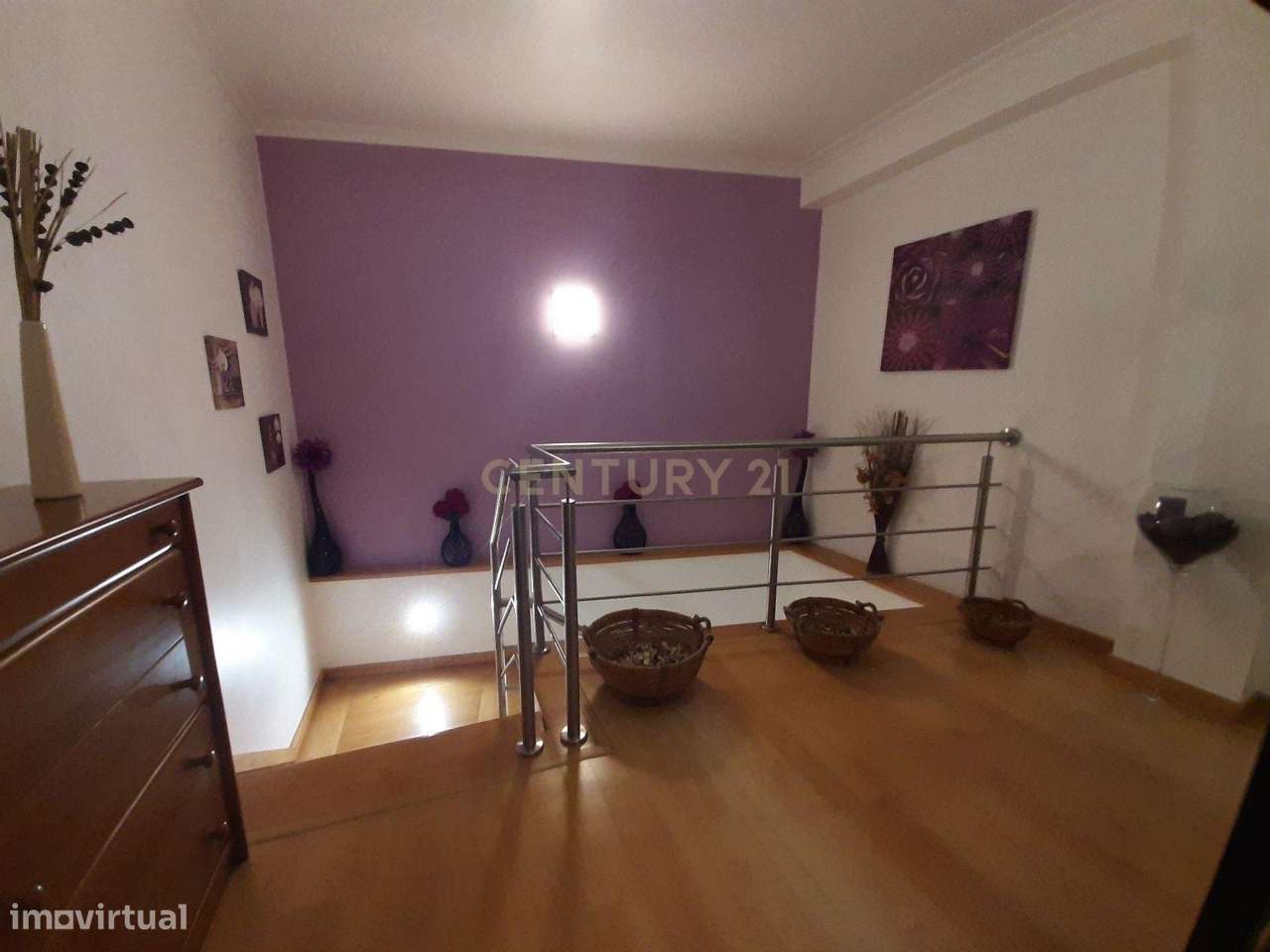 Moradia  T3 na  Lourinhã com Piscina  Garagem e Churrasqueira-13