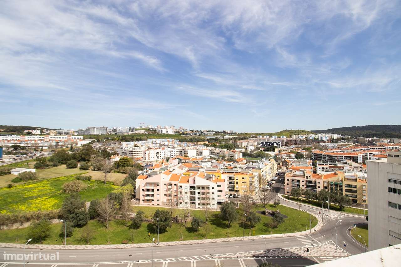 Apartamento T2 com garagem em Nova Carnaxide-14